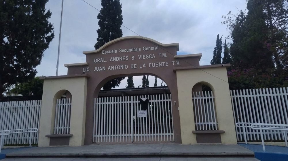 Entrada de la Escuela Secundaria General Gral. Andrés S. Viesca y Lic. Juan Antonio de la Fuente